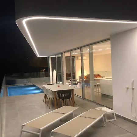 빌라 Rocavista - With Heated Rooftop Pool And Amazing Ocean View 아데제