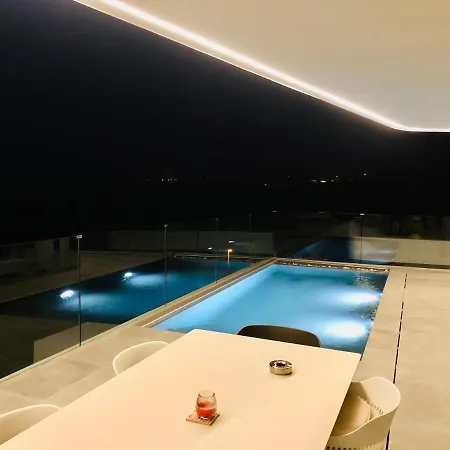 Rocavista - With Heated Rooftop Pool And Amazing Ocean View 빌라 *